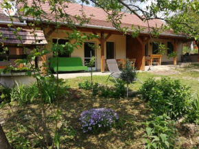 Flóra Apartmanok